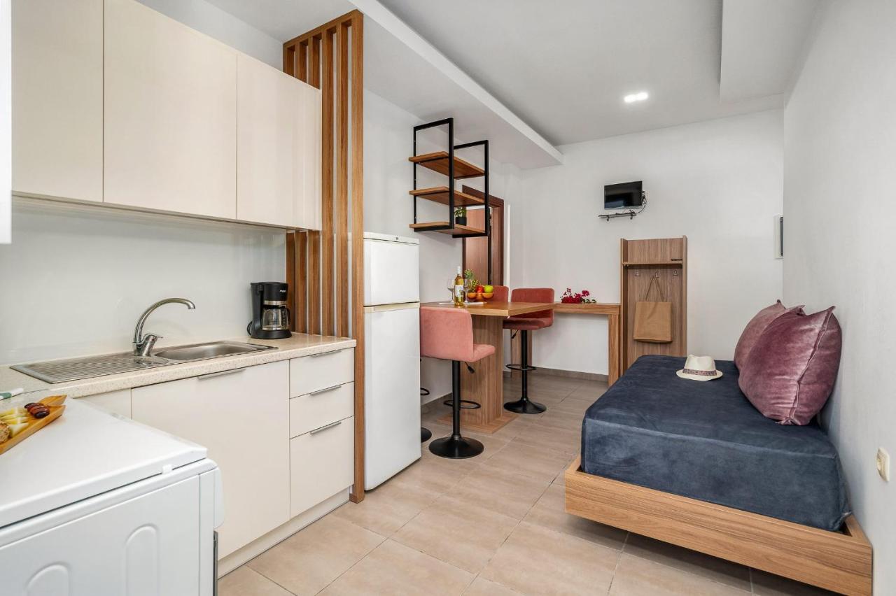 Marina Apartments Léntas Екстериор снимка